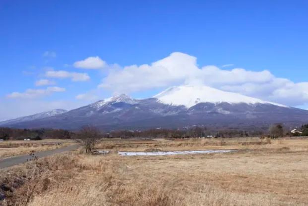 長野県から見た浅間山の写真